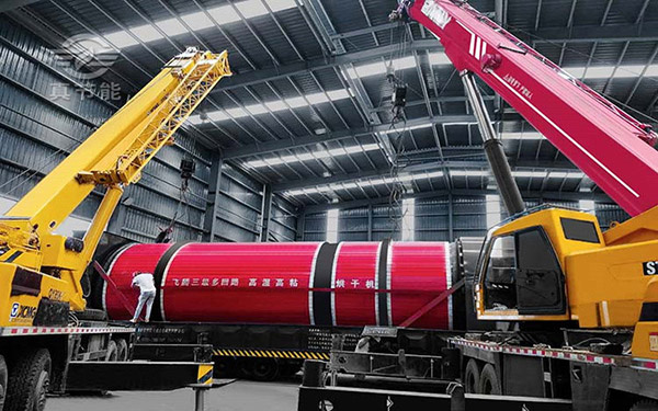 有機(jī)污泥干燥機(jī)吊裝現(xiàn)場